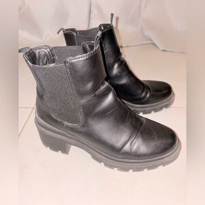 Universal Thread Black Chelsea Ankle Boots